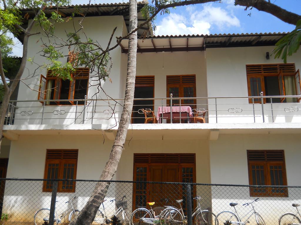 Sunset Tourist Home Polonnaruwa Exterior photo